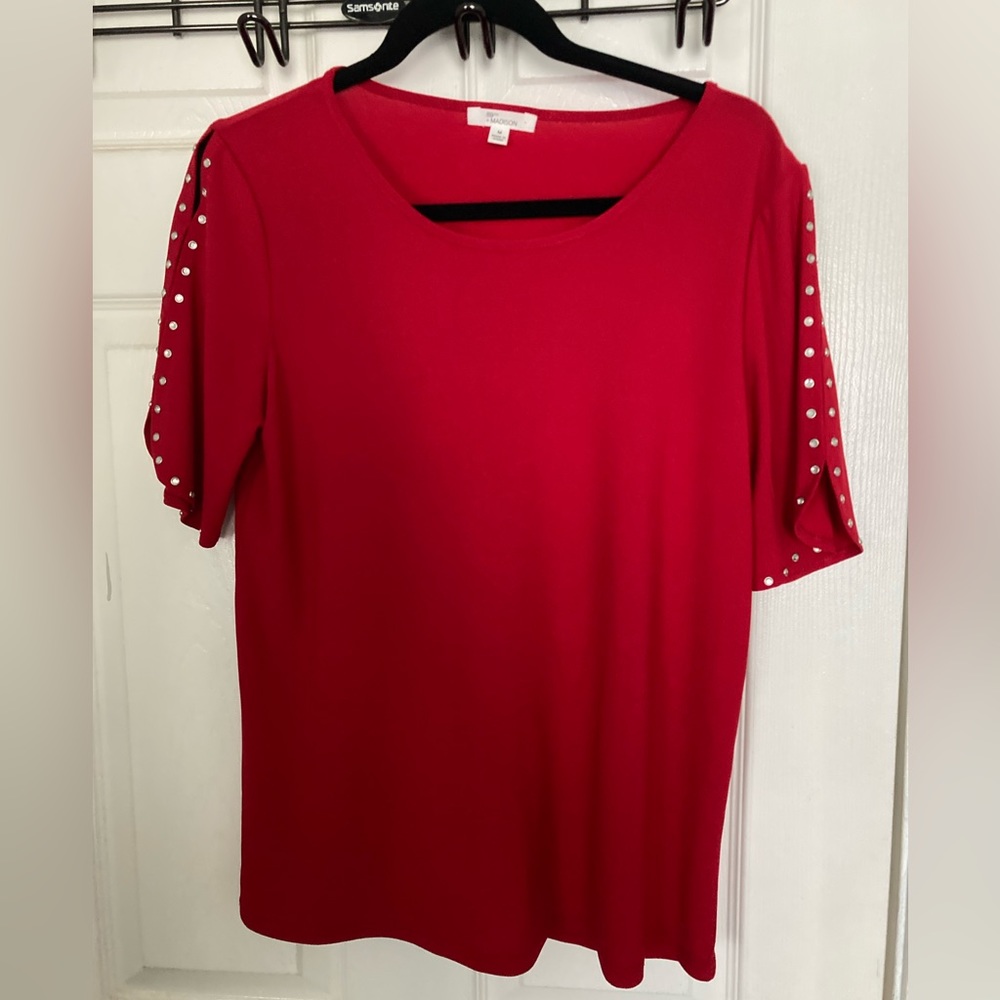 Women’s red short sleeve shirt